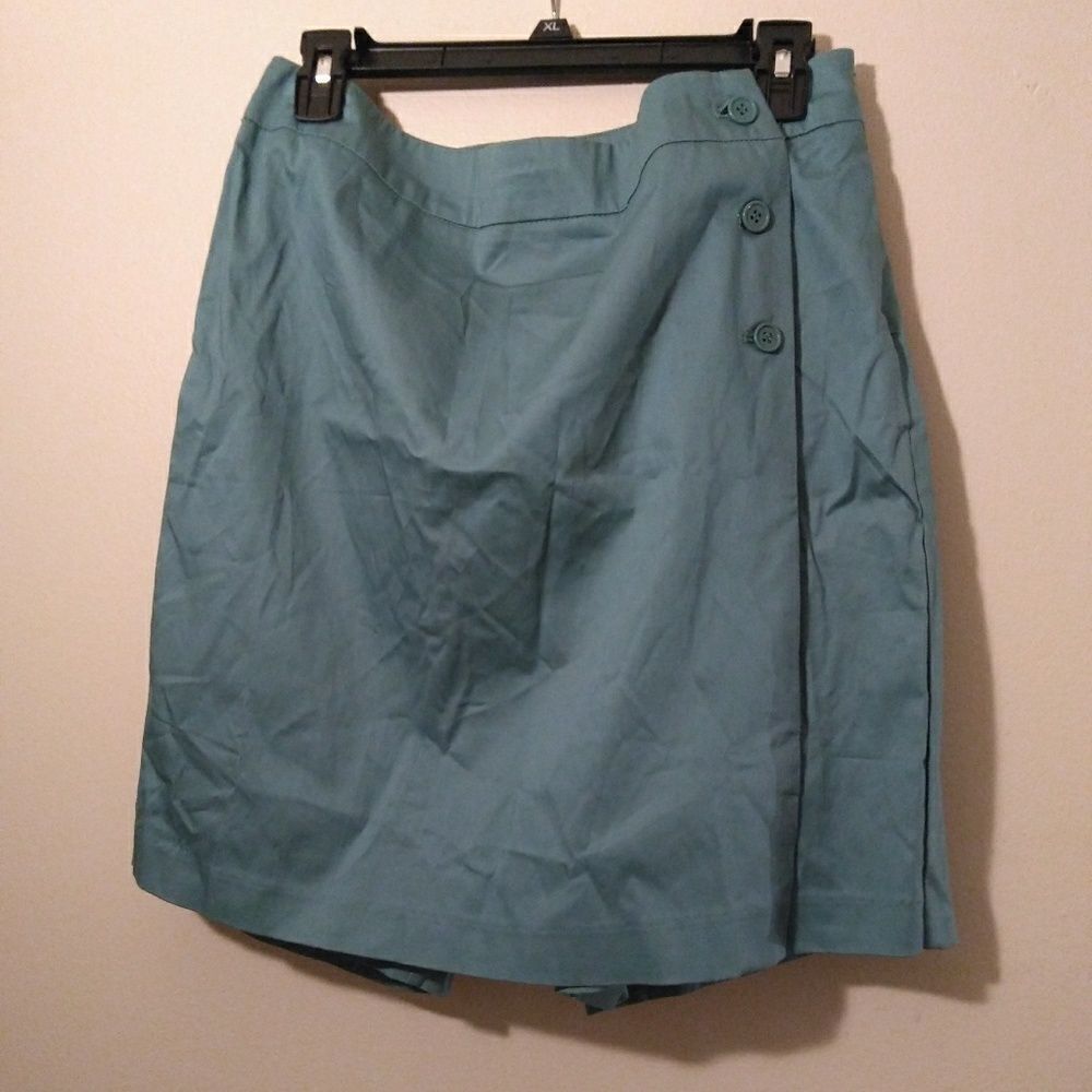 Chadwick's Three Button Skort - Picture 4 of 7